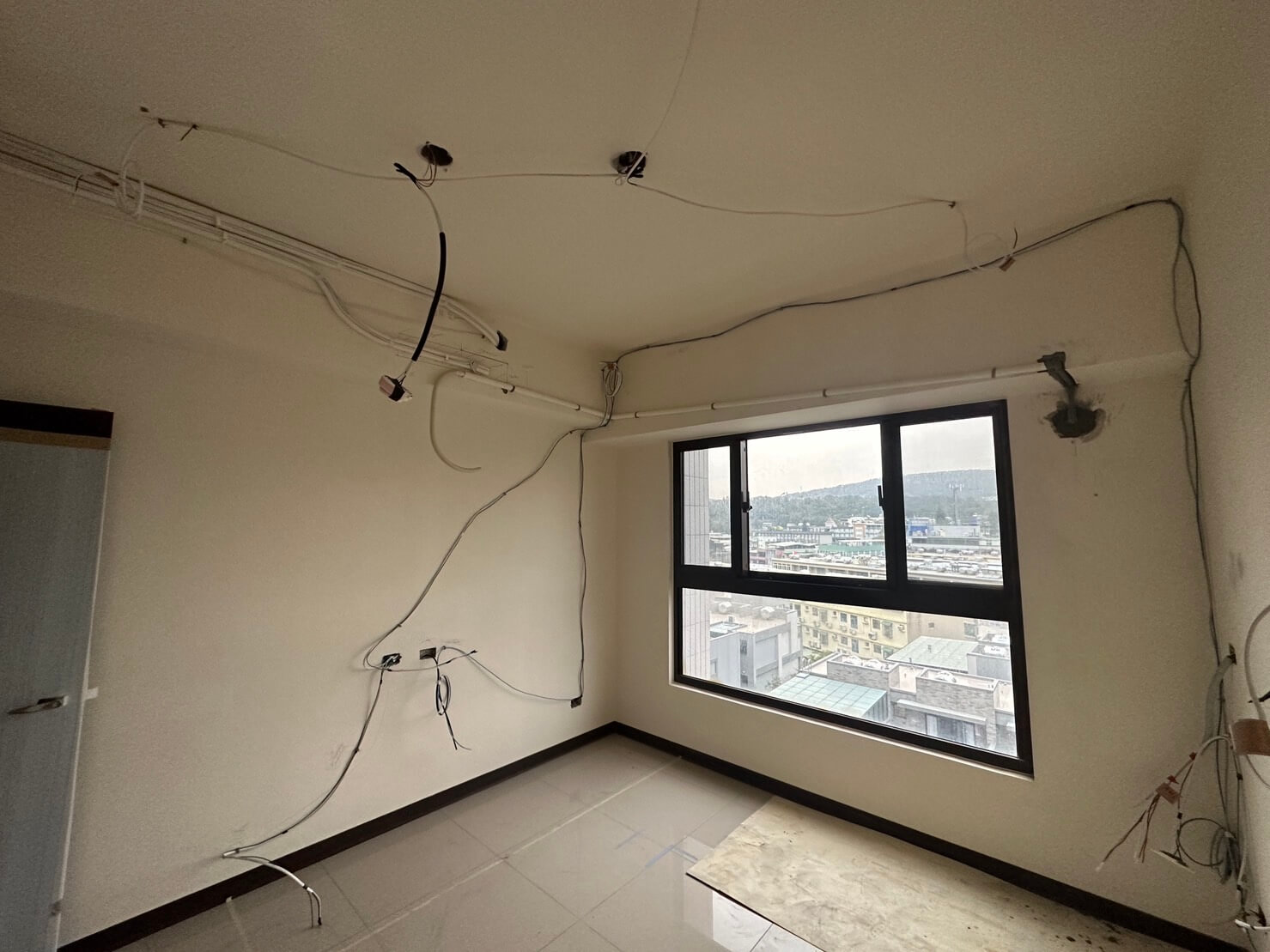 [弘楠空調案例]高雄王老闆新家要裝多台冷氣，裝潢前先安裝管路的第6張圖片